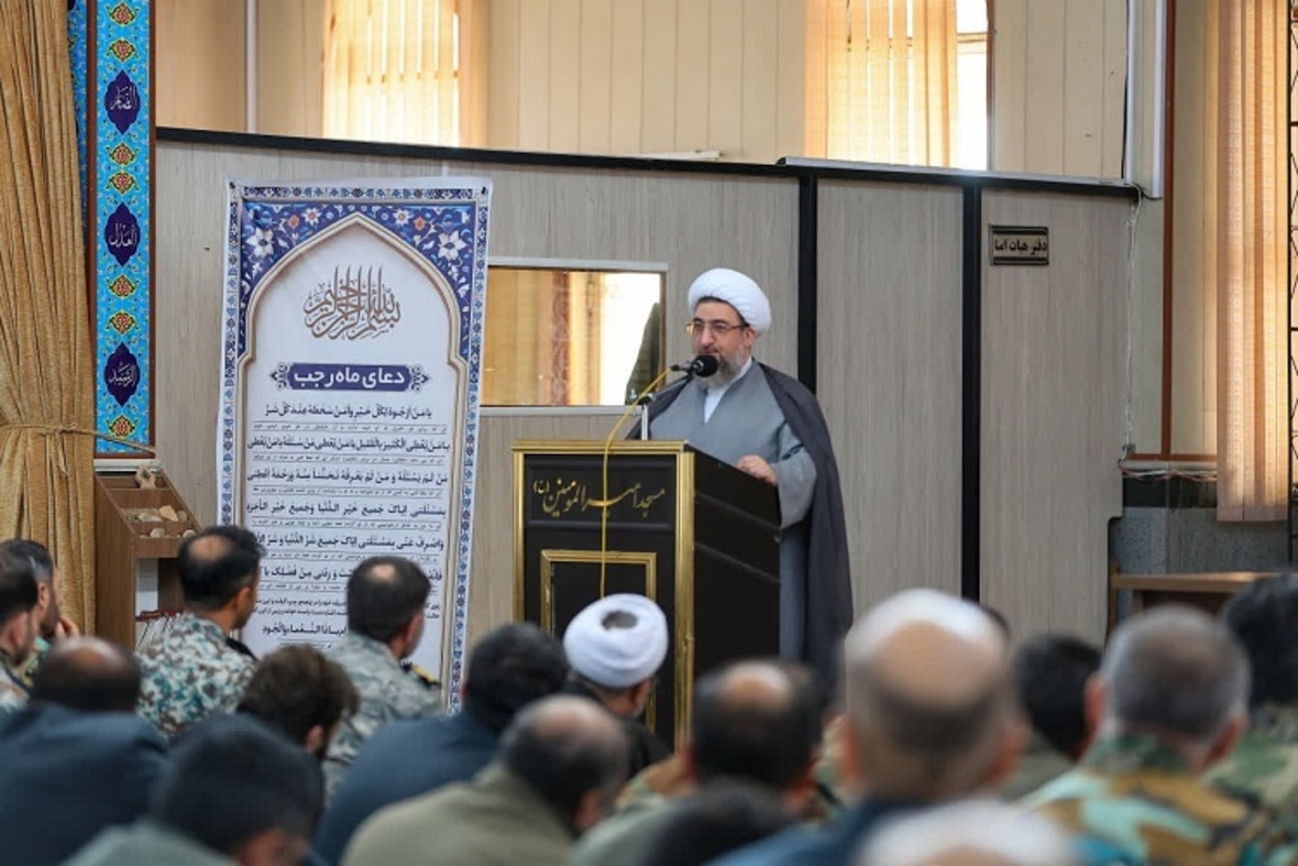 دیدار فرماندهان قرارگاه منطقه‌ای شمال‌غرب نیروی زمینی ارتش با امام جمعه تبریز