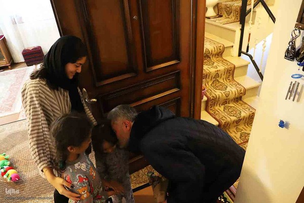 واژه مقدس پدر یعنی کوه آرامش، ستون استوار و سنگ صبور خانواده