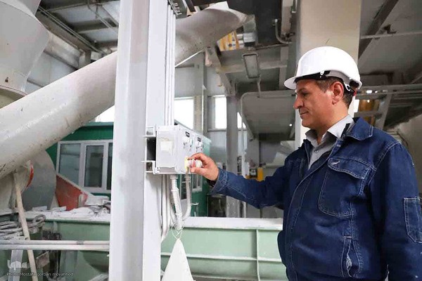 واژه مقدس پدر یعنی کوه آرامش، ستون استوار و سنگ صبور خانواده