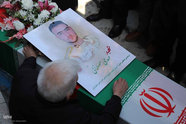 وداع مردم تبریز با شهید مرزبانی مهدی مصطفایی