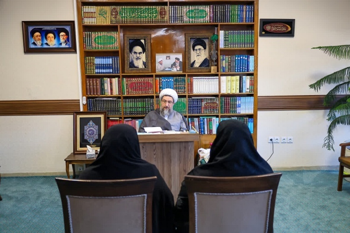 دیدار اقشار مختلف مردم با امام جمعه تبریز