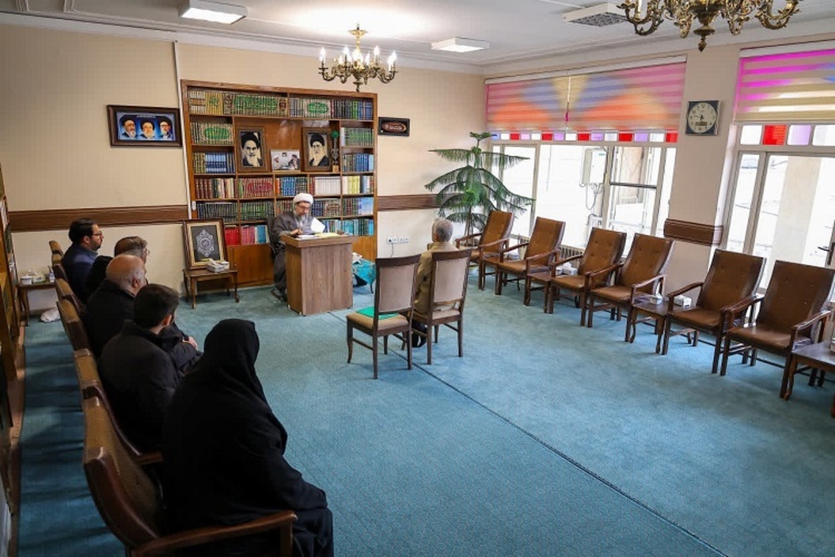 دیدار اقشار مختلف مردم با امام جمعه تبریز