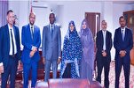 Le ministre mauritanien reçoit la gagnante du concours coranique de Dubaï