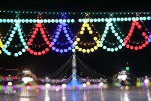 Чароғонии масҷиди Ҷамкарон дар остонаи мелоди Мавъуд (а)