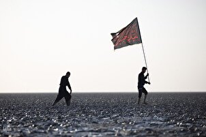 Ҳаракати муҳиббони имом Ҳусайн (а) бо пойи пиёда ба самти Карбало