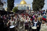 巴勒斯坦民众在阿克萨清真寺庆祝先知诞辰