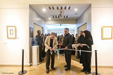 年轻艺术家对《古兰经》经文深思的体现